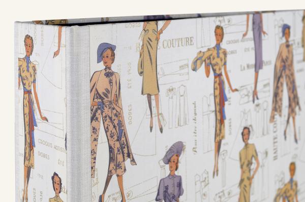 Folder with fashion drawings and sturdy linen edges for sewing patterns (hobby use).